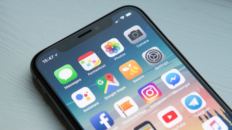 iPhone 17の電源が消えないときの対処法|強制終了できない原因と今すぐ試せる解決策